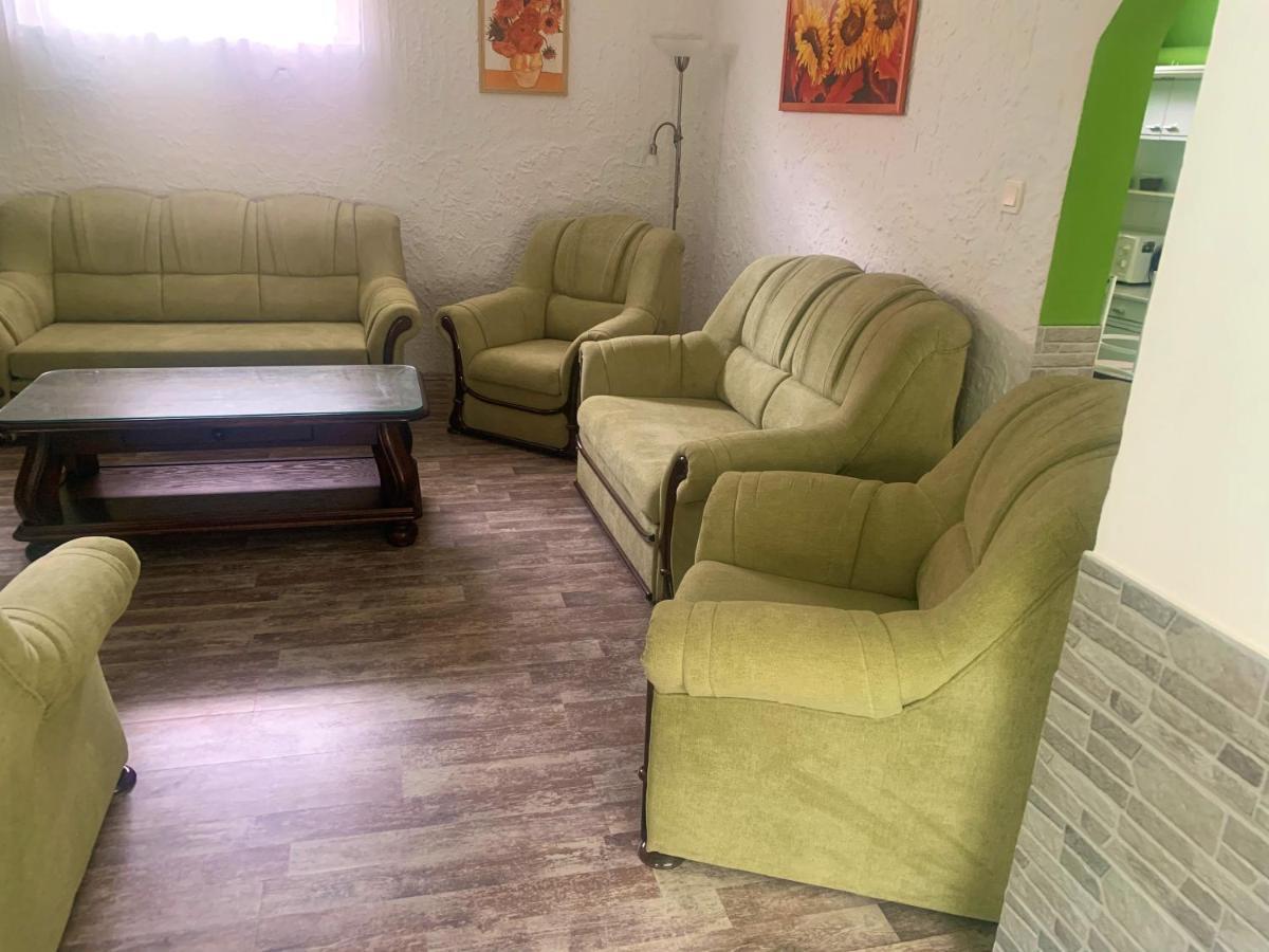 Viktor Apartmanház Zamárdi Exteriör bild
