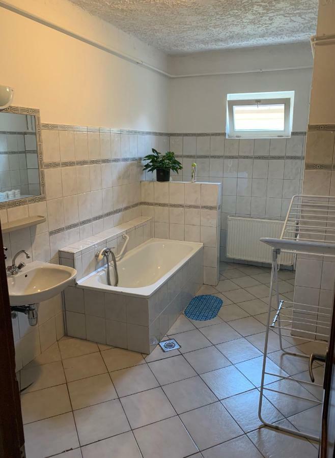 Viktor Apartmanház Zamárdi Exteriör bild