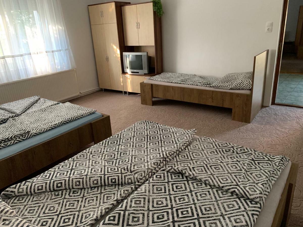 Viktor Apartmanház Zamárdi Exteriör bild