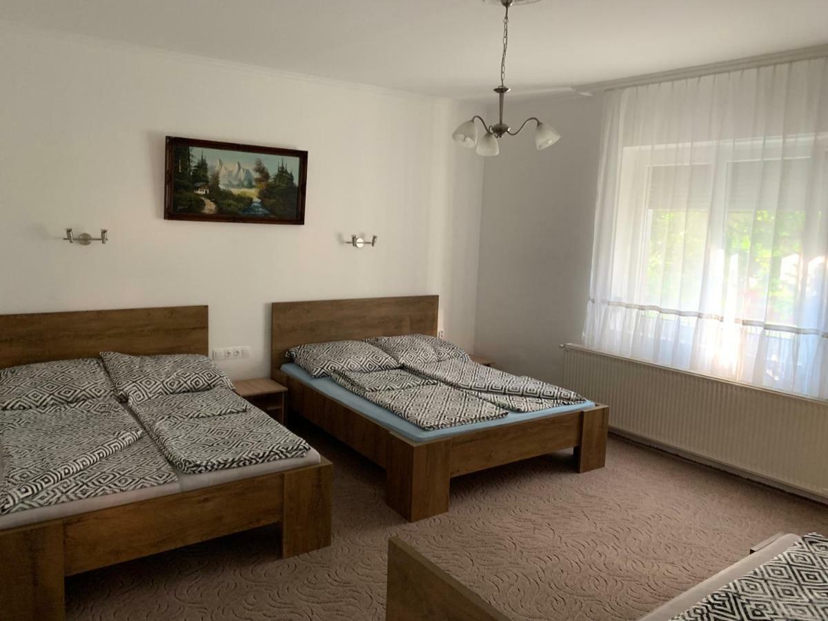 Viktor Apartmanház Zamárdi Exteriör bild
